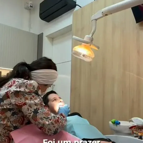 Reel de @nathipeyrot.dentista em 21 jul